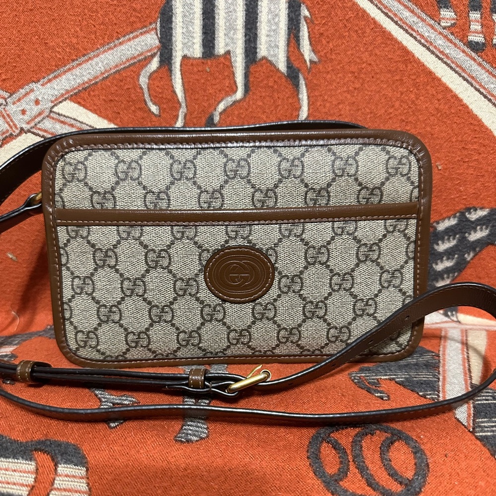 GUCCI ❤️🌟 GG SUPREME CAMERA BAG ⭐️